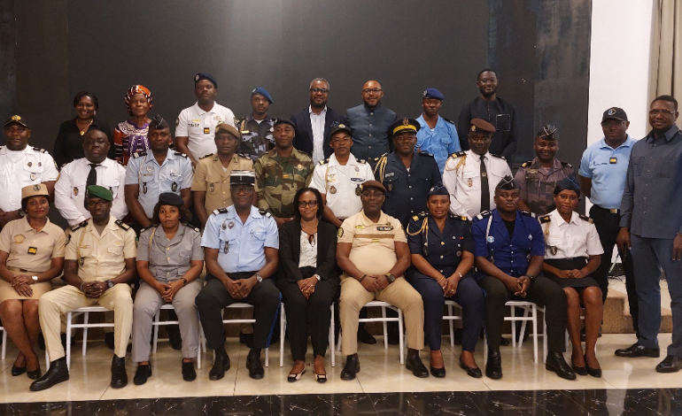 Des modules de droits de l'homme int&eacute;gr&eacute;s dans la formation des forces de s&eacute;curit&eacute;