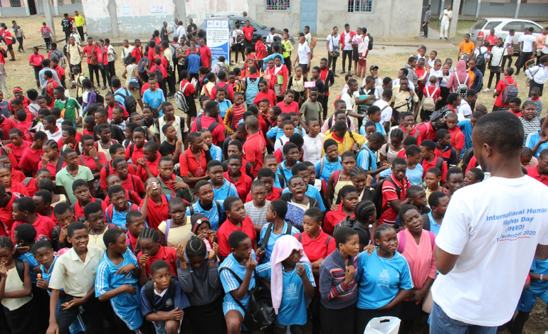 Causerie &eacute;ducative dans les &eacute;coles de Bu&eacute;a